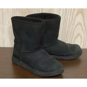 UGG Kids Classic Short Weather Black Boots Size 4